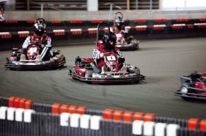 Er konfirmanden til fart og spænding og racerløb? Et gavekort til at køre go-kart ræs kan erhverves for kr. 330-600